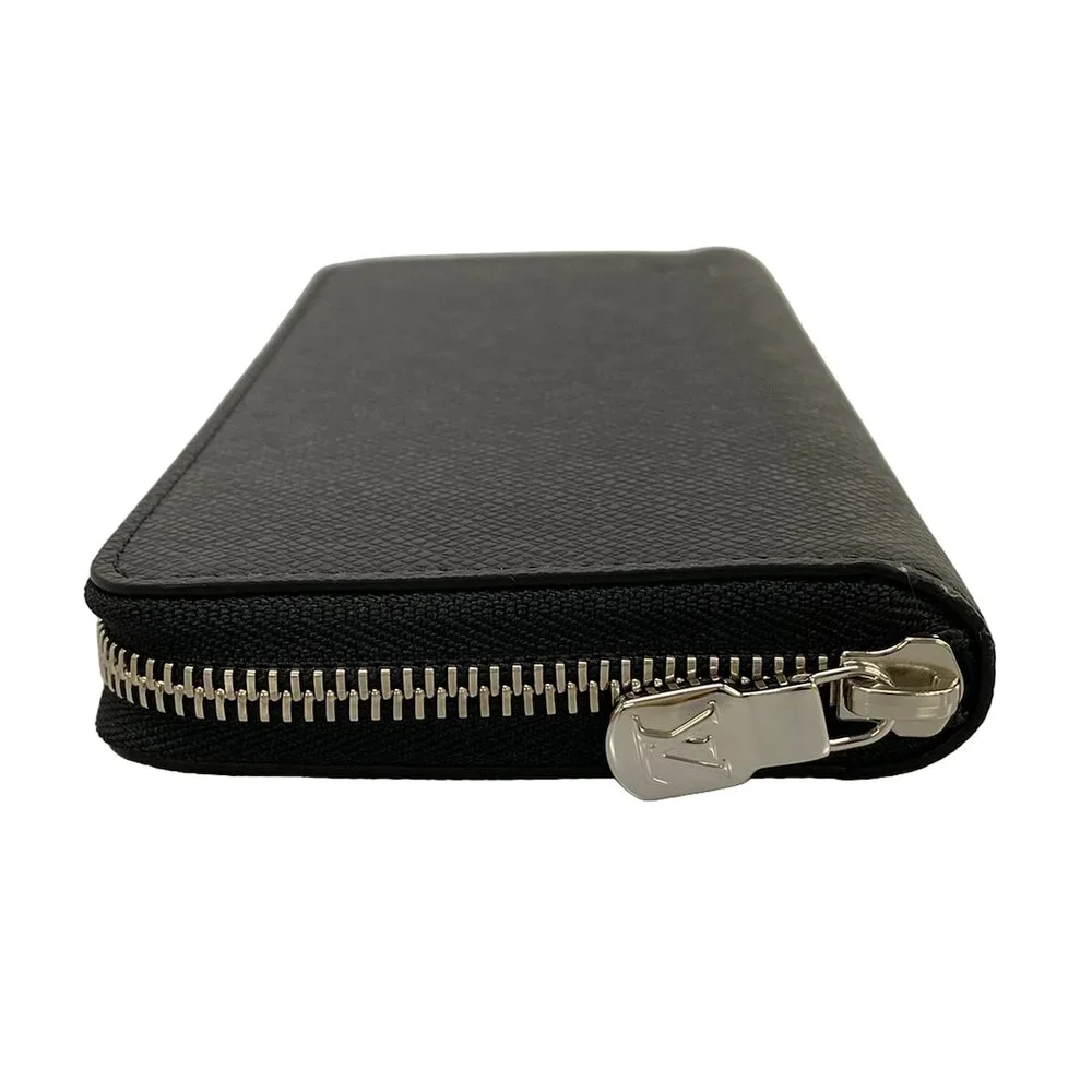 Louis Vuitton Zippy Wallet Horizontal Taiga Long Wallet M31071